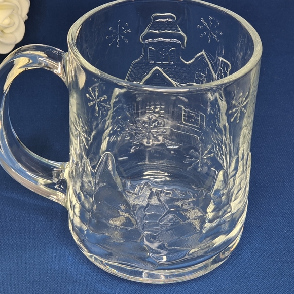 Arcorco frosted Xmas mug - Picture 2 of 4